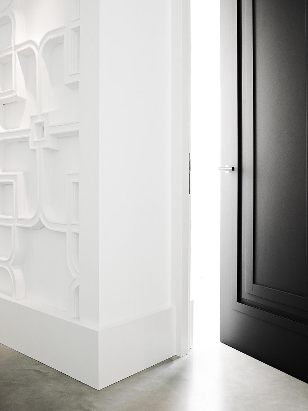 Hardware ONE by Formani and door by Bod'or