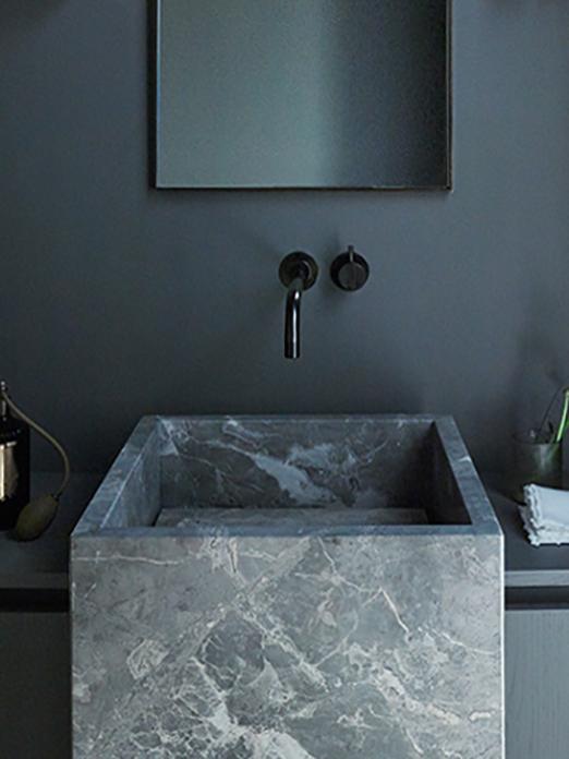 Basin en gunmetal tap by Cocoon