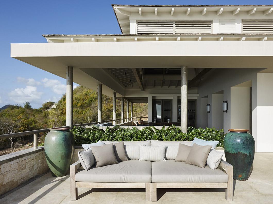 Lars lounge set bij luxe strandvilla op Antigua