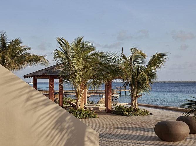 Prieel met uitzicht op zee bij strandvilla op Bonaire