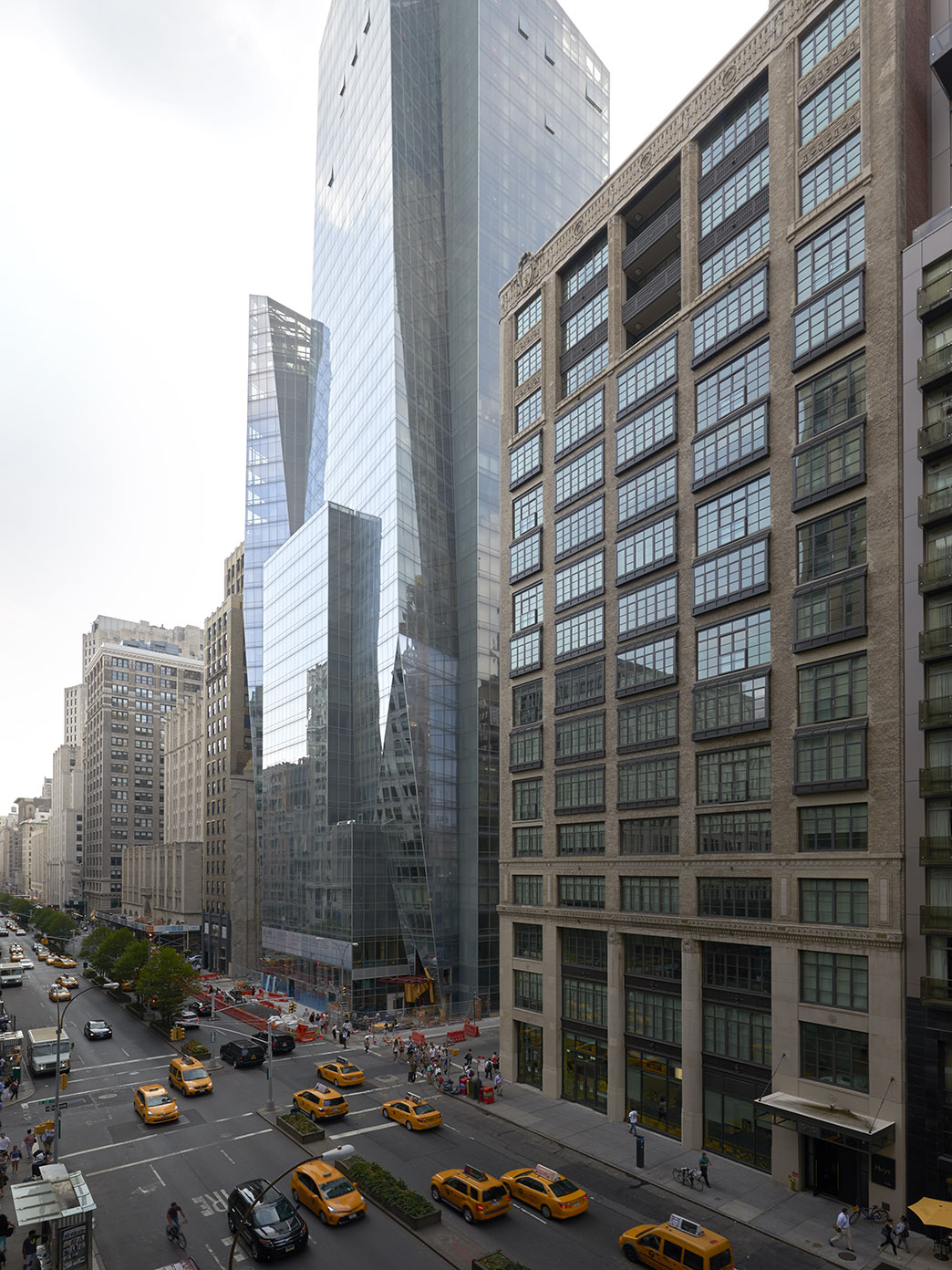 Luxury condominiums Huys in New York City Real Estate Development