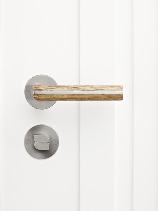 TWO door handle and lock by Formani